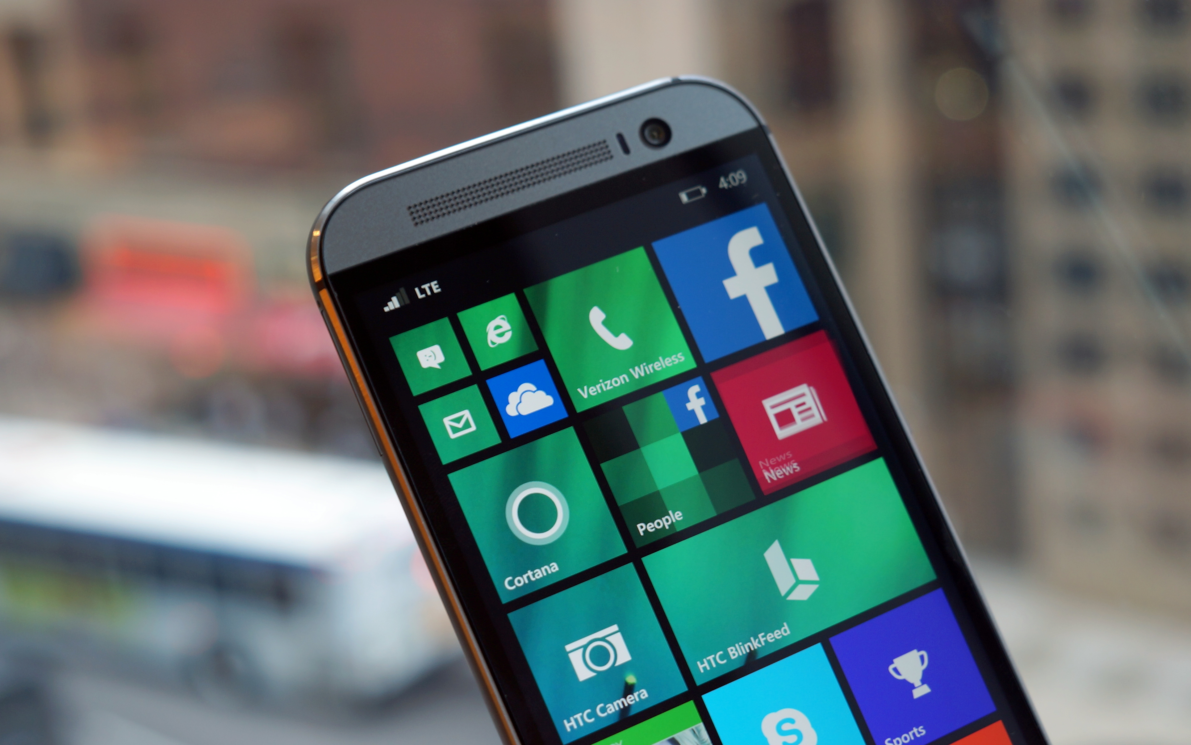 Unboxing the HTC One (M8) for Windows – HTC Source